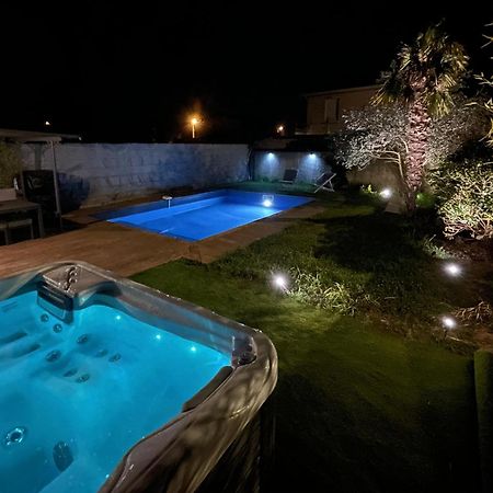 Unique! Jacuzzi Prive 35°C + Cinema Villa Entiere Meyzieu Ngoại thất bức ảnh